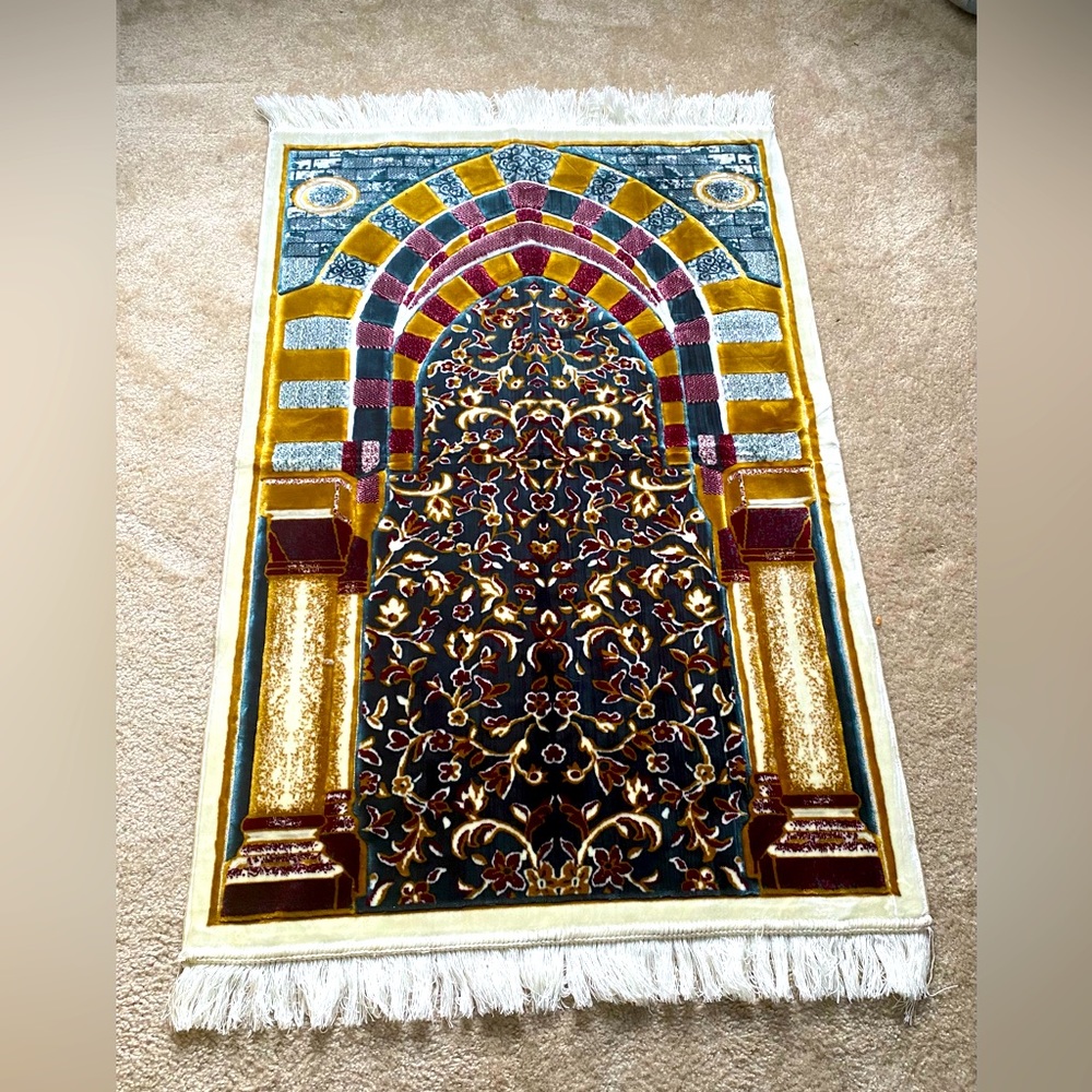 Praying mate fits for two prayers.